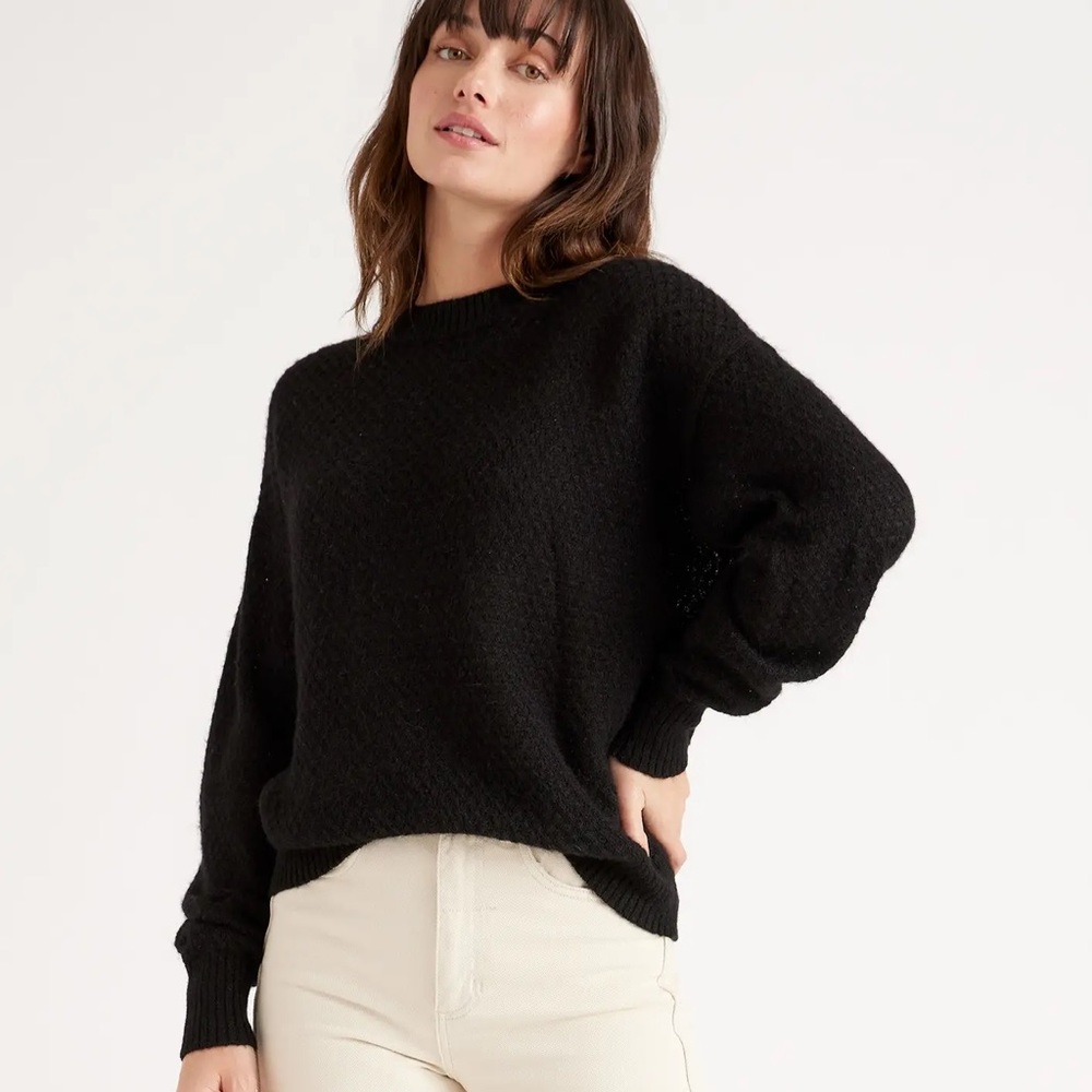 Baby Alpaca-Wool Diamond Stitch Crew in black